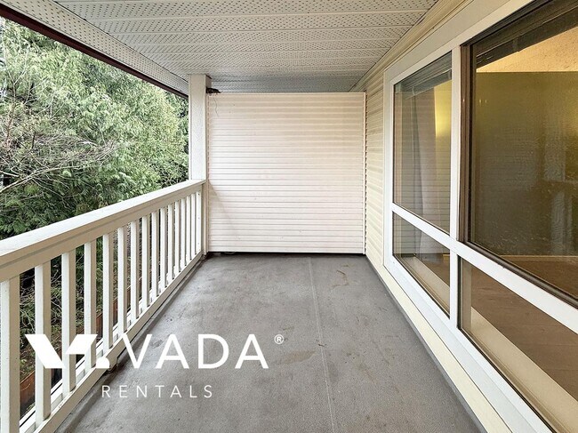 Photo - Carmel Highgate 1 BR APT Rental 417-6833 Village Green Burnaby: VADA Unité 417