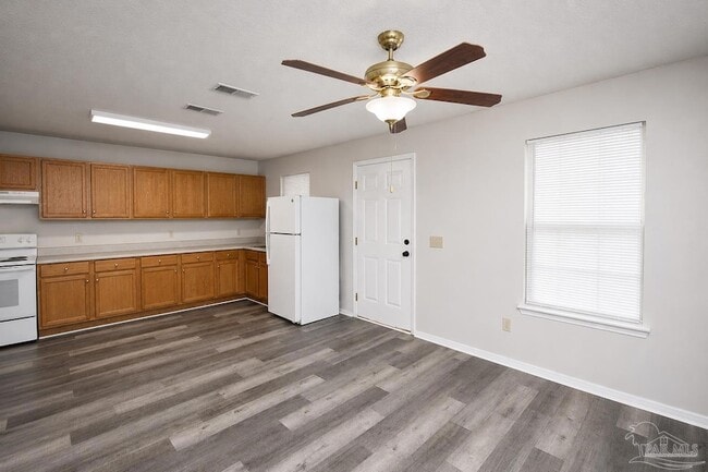 Photo - 5579 Okaloosa St