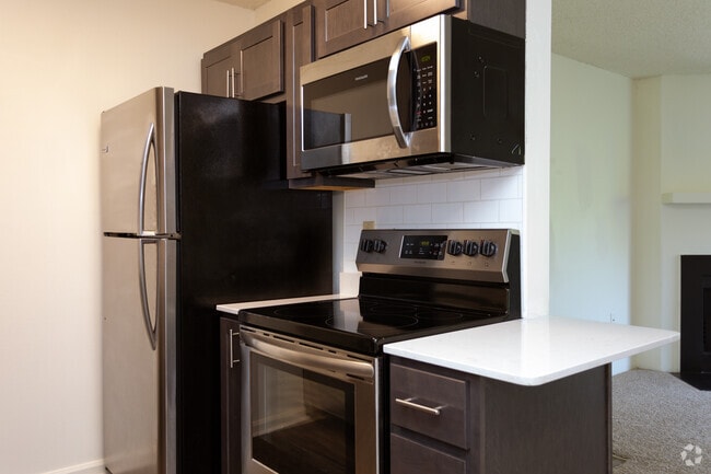 Stainless Appliances - The Boulders Apartment Homes