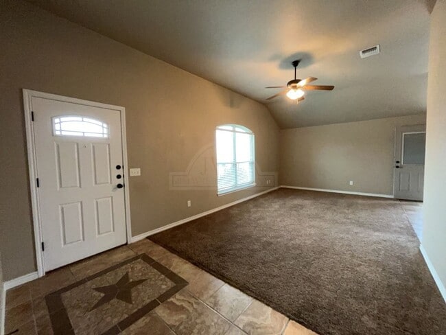 Photo - 203 Sladecek Dr