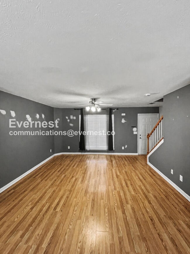 Photo - 142 Oak Valley Cir