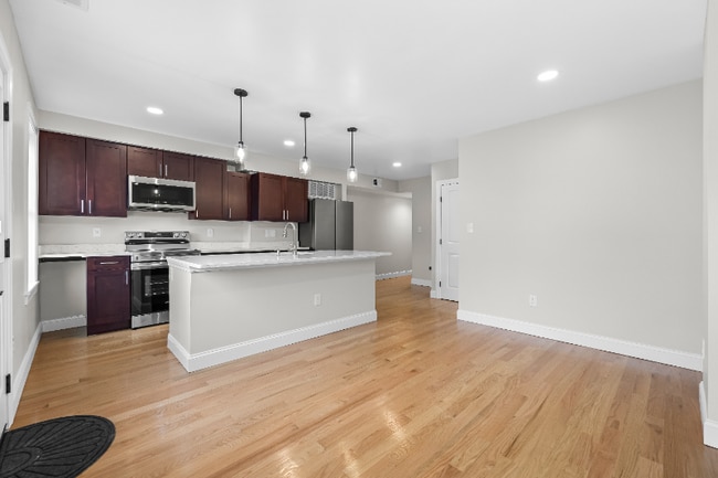 Photo - 1439 Haubert St Unidad 2