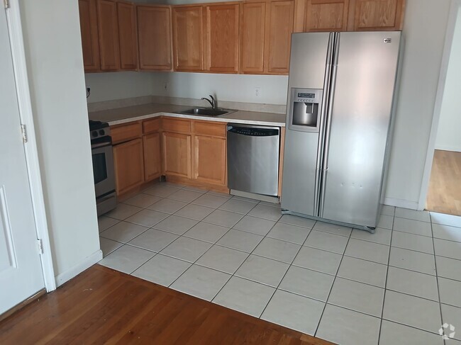 Building Photo - 547 70th St Unit 2 Rental