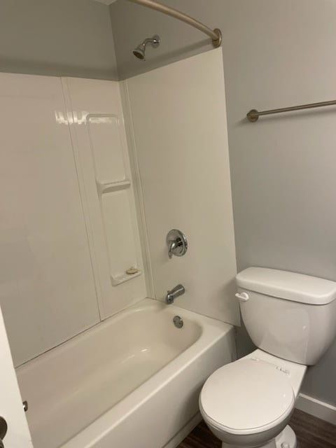 Photo - 2210 Angus St