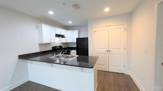 Photo - 313 N Navy Blvd