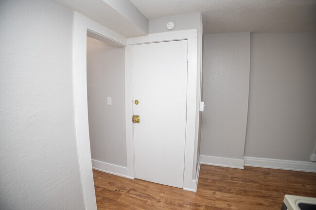 312 Marshall St Unit 312 B