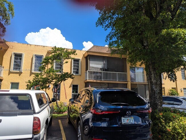 Building Photo - 13700 SW 62nd St Unit 204 Rental