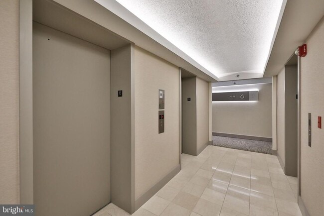 Photo - 2018 Walnut St Unit 18G