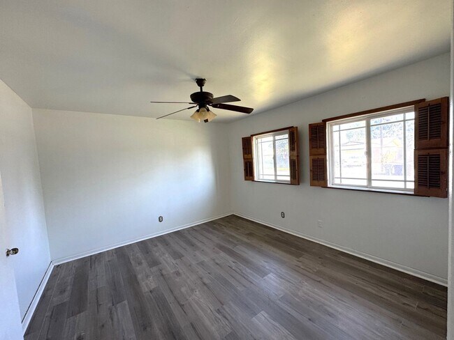 Photo - Spacious 3 Bedroom, 2.5 Baths Home for Lease in Rialto with Attached Garage
