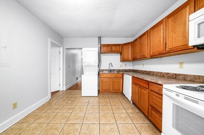 Photo - 1378 1/2 Indianola Ave