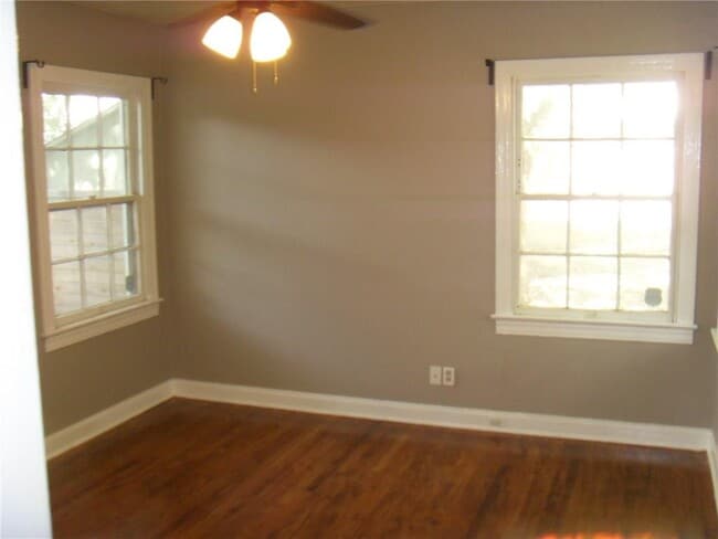 Photo - 5506 Avenue G