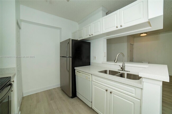 Photo - 17125 N Bay Rd Unit 3101