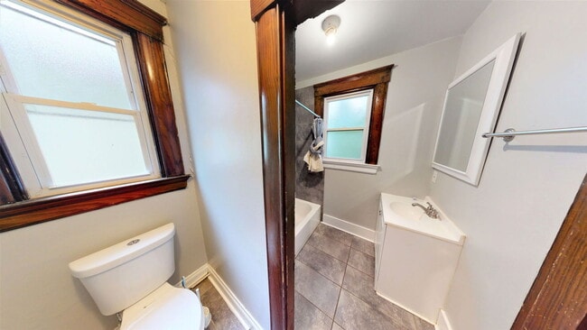 Photo - 2334 Stratford Ave