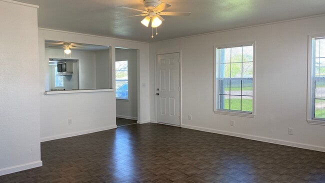 Photo - AVAILABLE NOW 3 BEDROOM 2 BATH HOME WITH BONUS ROOM IN RIVER OAKS