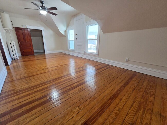 Photo - King George Unidad Apartment 4