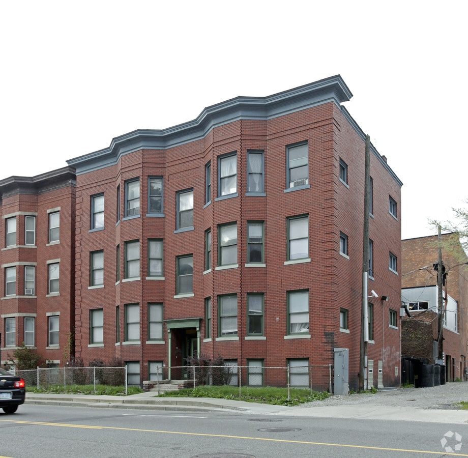 Primary Photo - 4425 John R St