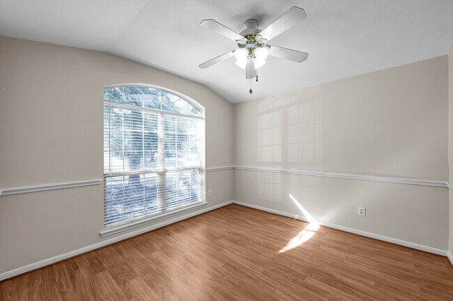 Photo - 32111 Willow Creek Park