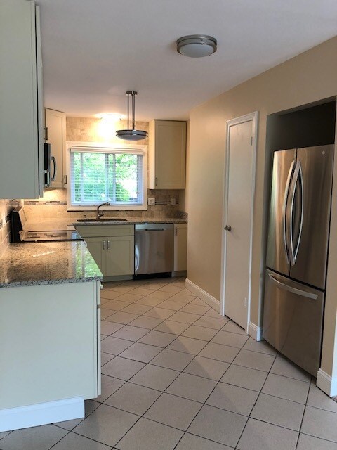 Photo - B11 Stonehedge Dr Unit 11 B Stonehedge