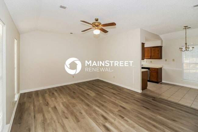 Photo - 3 Bedroom Pet-Friendly Home in memphis, TN with Main Street Renewal