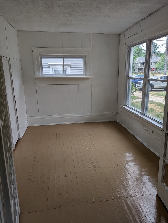 Photo - 305 W Harris St Unit a