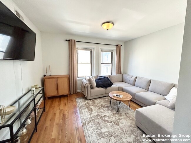 914 Dorchester Ave Unit 2