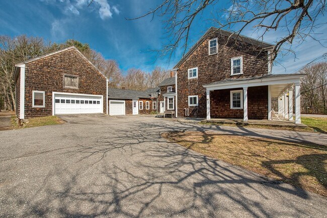 Photo - 970 N Main St Unit 1