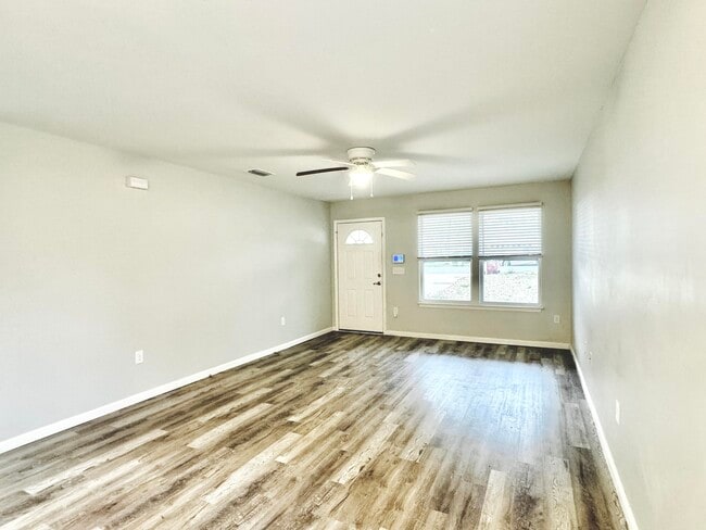 Photo - 704 E Chestnut Ave