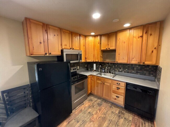 Photo - 300 Blackberry Ln