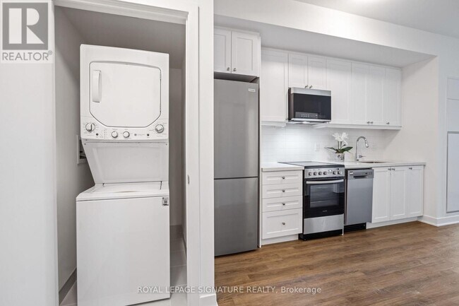 Photo - 51 Clarington Blvd Unité 530