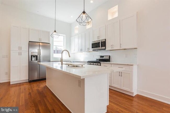 Photo - 146 W Wildey St