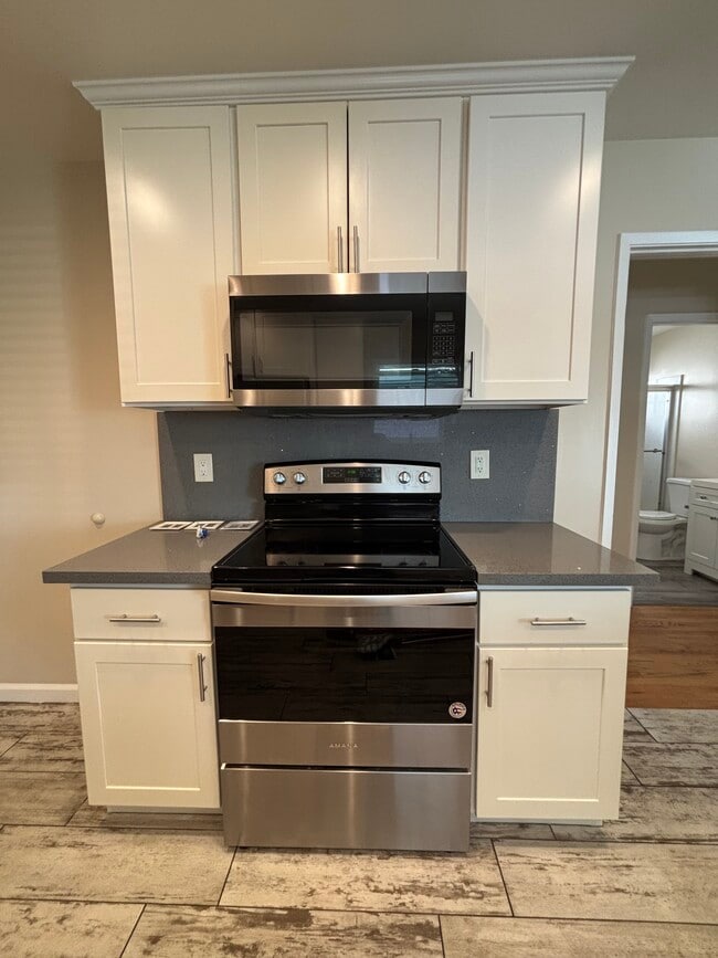 Kitchen - 821 N 17th St