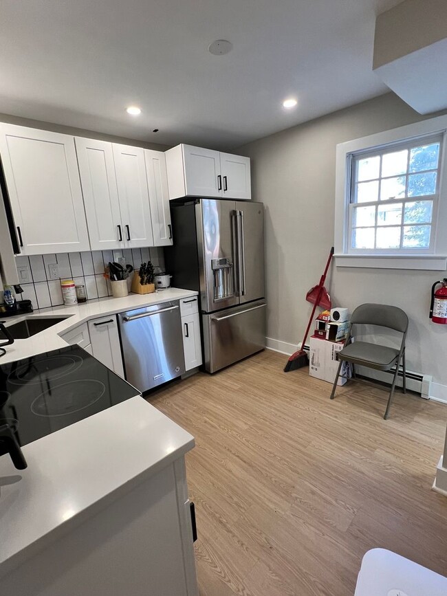 Photo - Pennington Rd, Ewing, NJ – 6BR / 2BA. Large single-family home near TCNJ with spacious driveway