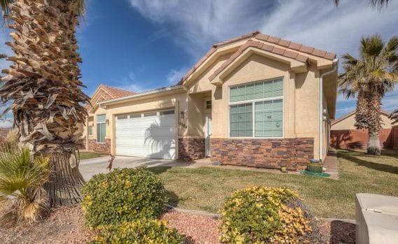 Building Photo - 3 Bedroom Townhome At Sky Ridge Community In Hurricane