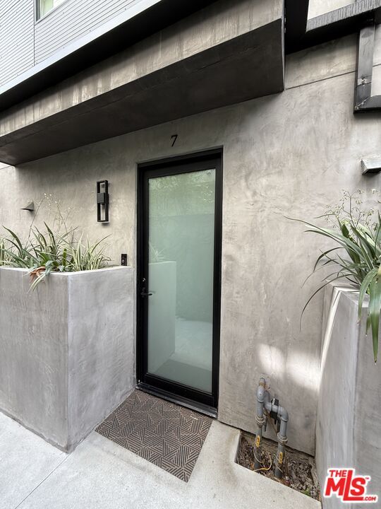 Photo - 1144 N Detroit St