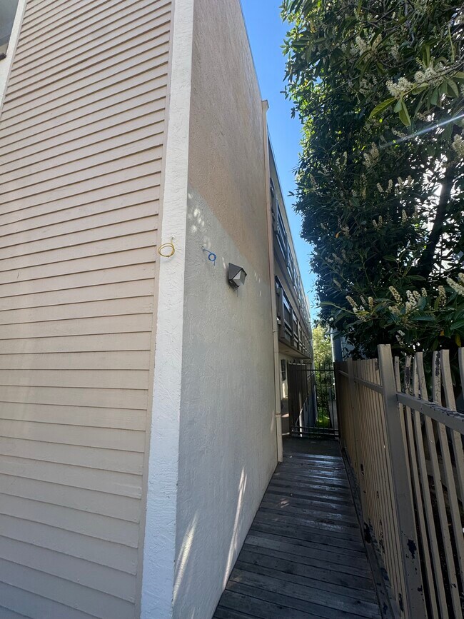 Photo - 2308 Warring St