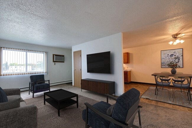 Fargo, ND Parkwest Gardens Apartment | Living