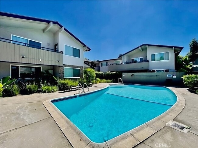 Building Photo - 16531 Alliance Ave Unit 1