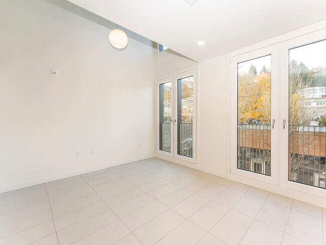 Photo - 2291 NW Glisan St