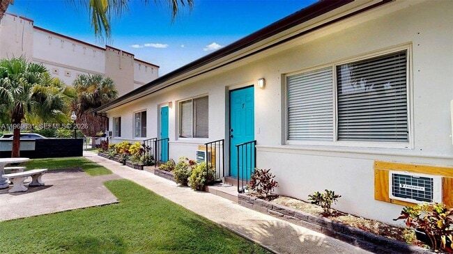 Photo - 2499 SW 27th St Unidad 5