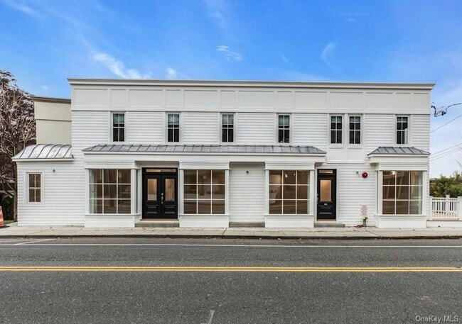 Building Photo - 1431 Old Northern Blvd Unit 1