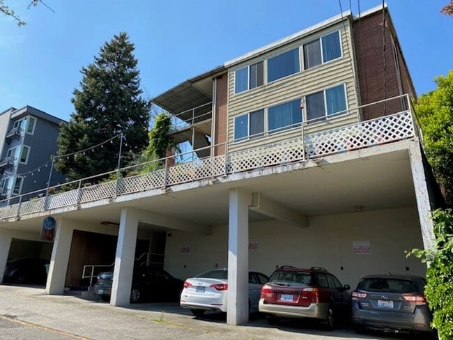 Photo - Valcrest Apartments