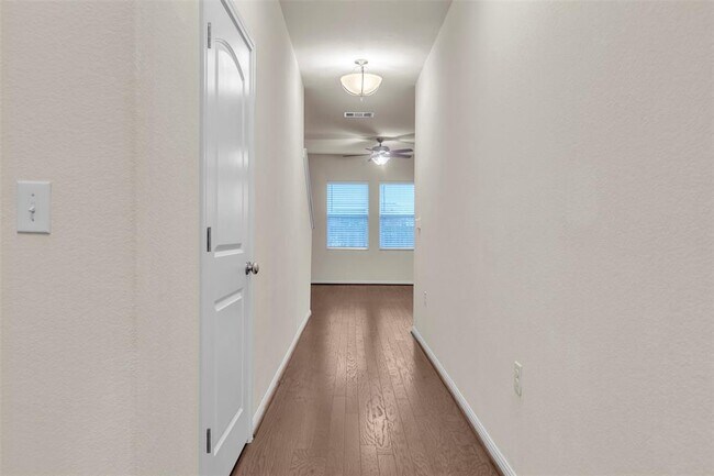 Photo - 13014 Carswell St