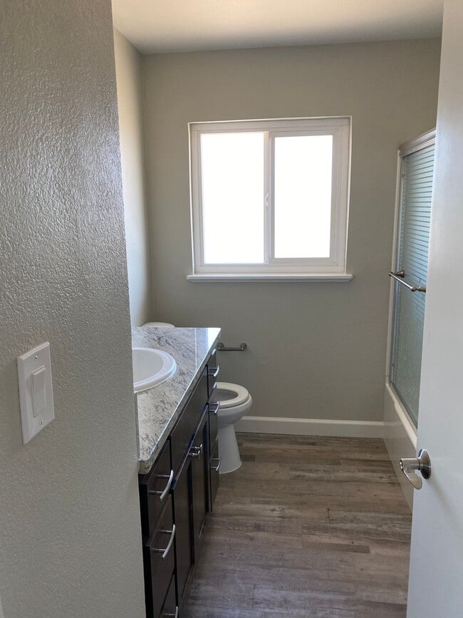 Photo - A Welcoming 3-Bedroom with Outdoor Room to Breathe