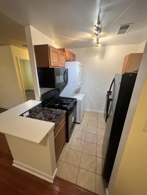 Building Photo - Cozy one bedroom, one bathroom condo available. Unit 2518 Kent Village Drive