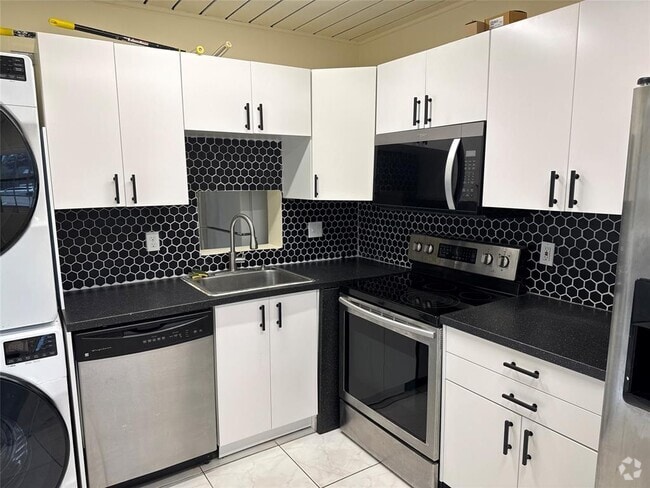 Building Photo - 3777 NW 78th Ave Unit 12A Rental