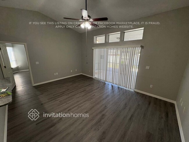 Photo - 1187 Desmond St