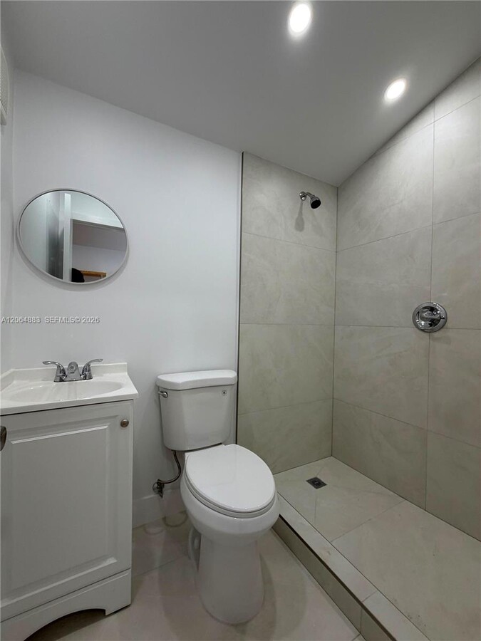 Photo - 1400 SW 29th Ave Unit 2