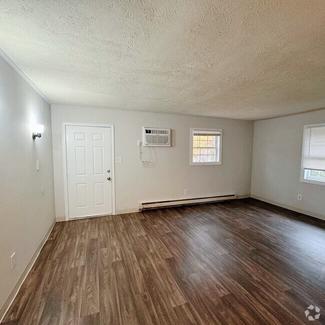 Building Photo - 5003 Alan Dr Unit Apt C