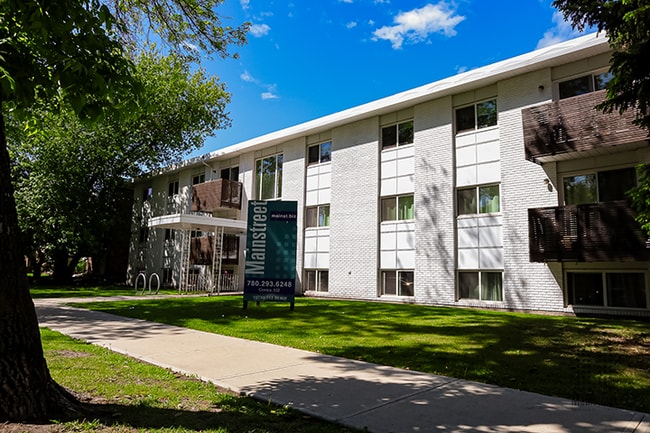 Building Photo - Centre 102