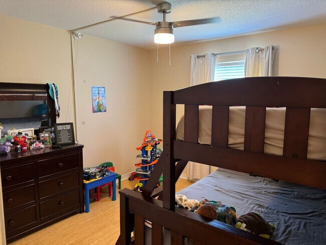 Photo - 4 bed 2bath with Pool